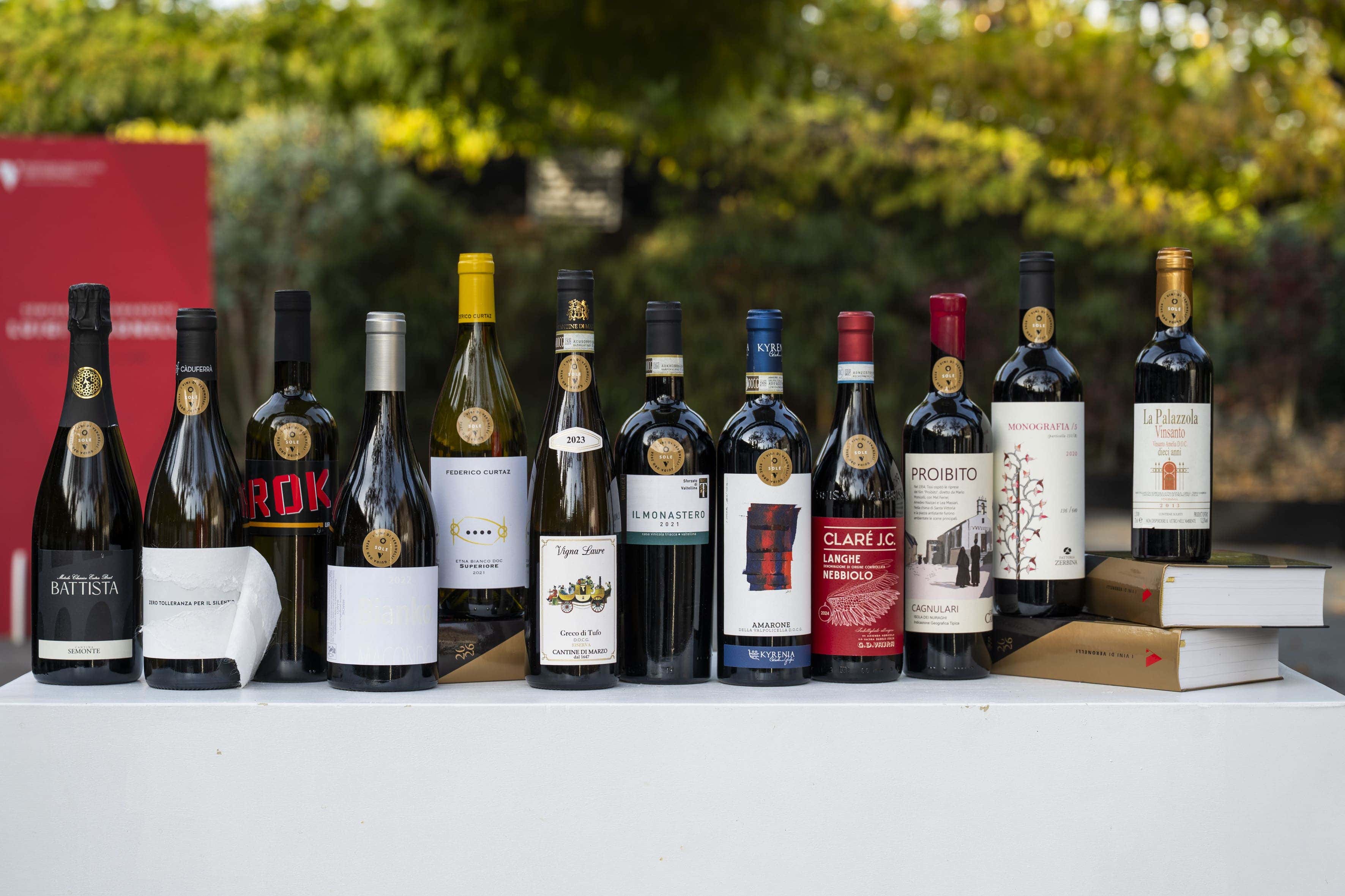 Guida Veronelli 2026: ecco i 6 Migliori Assaggi e i 12 Sole premiati Guida Veronelli 2026: ecco i 6 Migliori Assaggi e i 12 Sole premiati